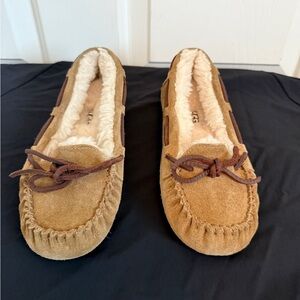 NWOT UGG Women's Brown Moccasins with Shearling Lining